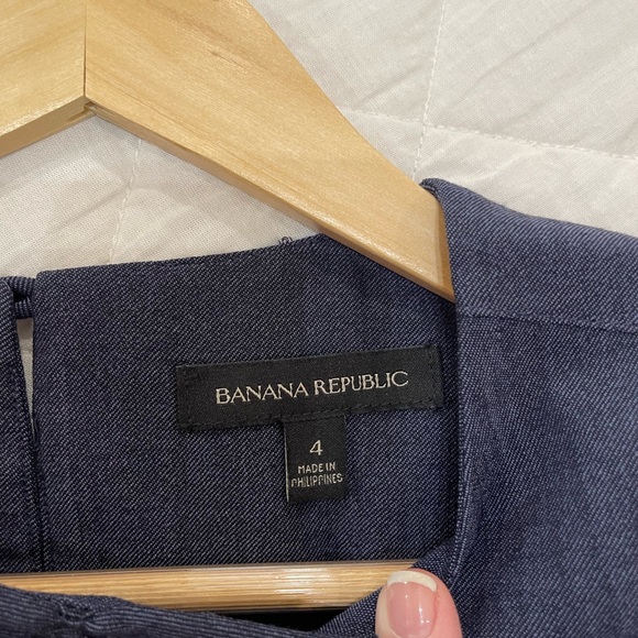 Excellent condition! Banana Republic Tuxedo Blouse - Picture 4 of 4